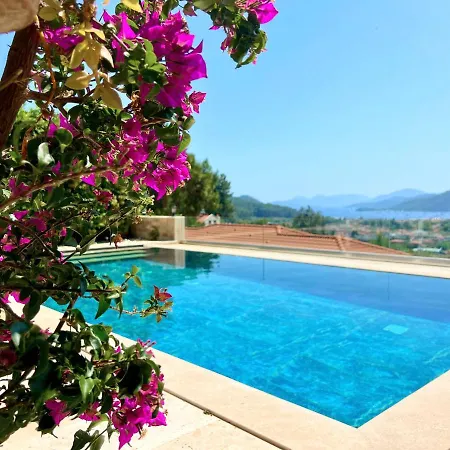 Willa Paradaise Is Magnificent With Sea View And Infinity Pool Göcek
