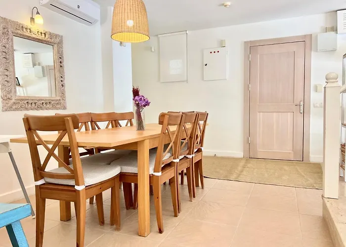 Paradaise Is Magnificent With Sea View And Infinity Pool 戈西克